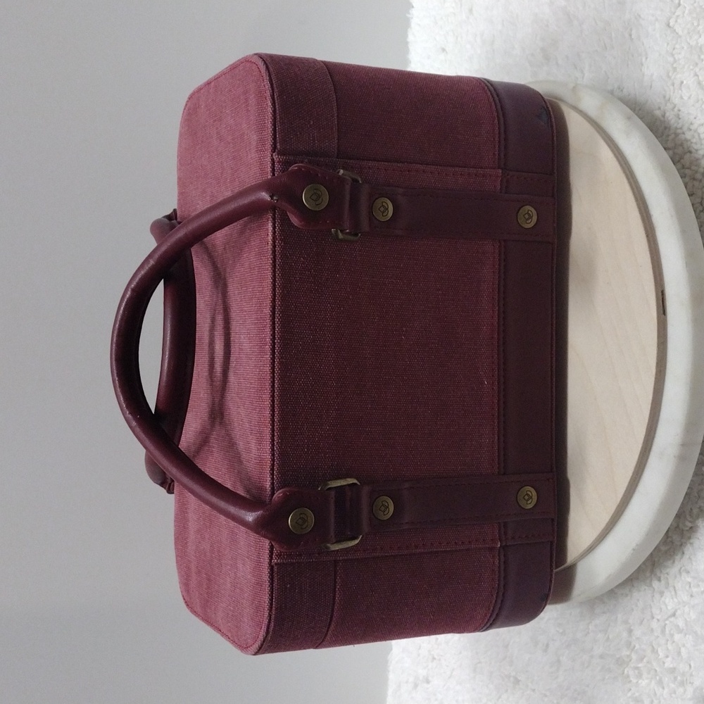 della Q Markers Train Case-Maroon - Picture 3 of 16